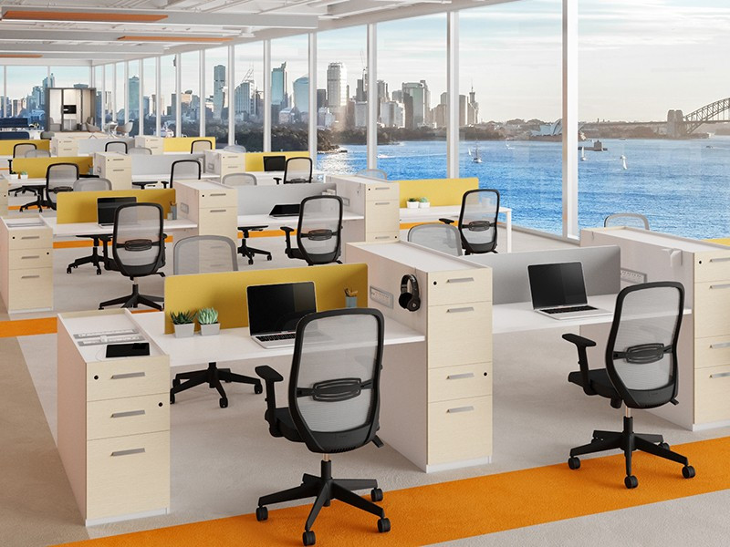 39 - Sizza Bench Plus and Comfy Chair