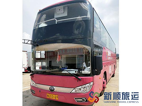 53座大巴