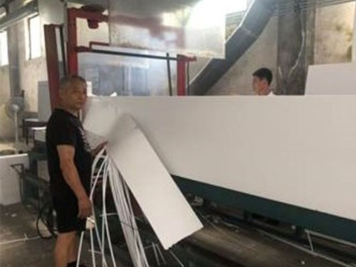 板材切割机 （用于各种规格型号尺寸的板材加工）