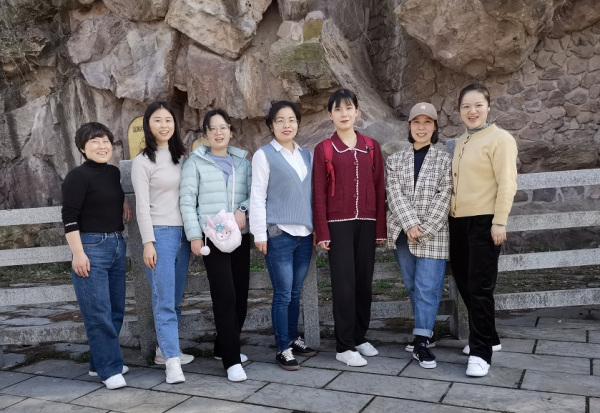 不负韶华，迎风绽放｜劲鸣所组织“庆三八”登山活动