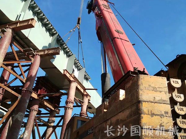 湘府路大桥局桥梁吊装