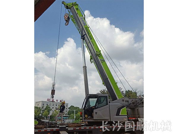 步步高长天加油站油罐安装