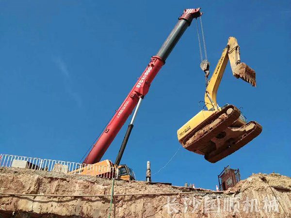 坪塘大王山挖机下井