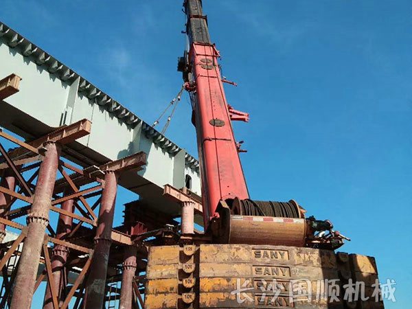 湘府路大桥局桥梁吊装