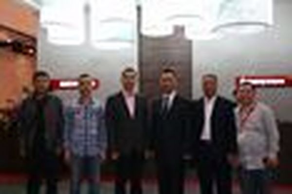 湖南家协会长、常务副会长分别考察观摩深圳、广州家具展览会