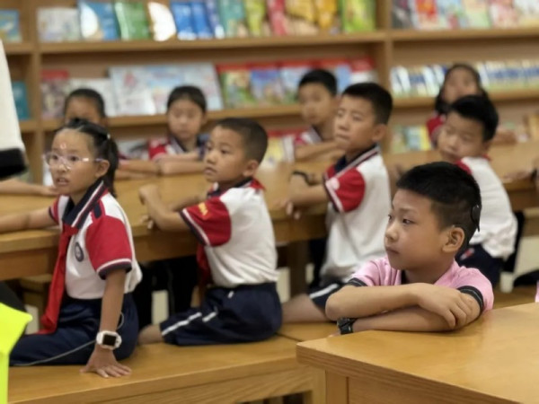 活动案例 ｜ 书香融暖意，感恩伴夜读——东站小学图书馆奇妙夜活动