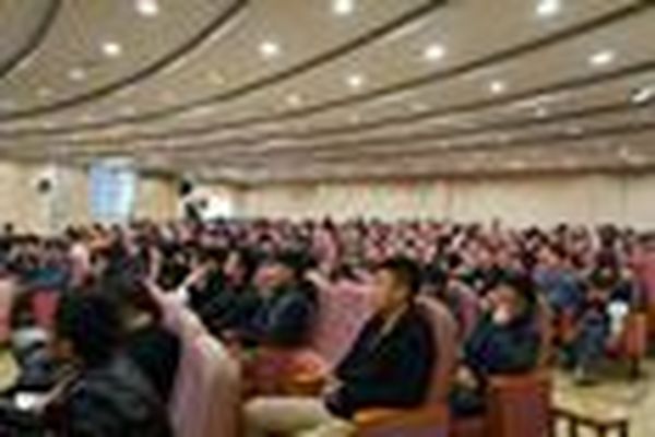 蝶依斓董事长“创业铁三角”指导大学生创业