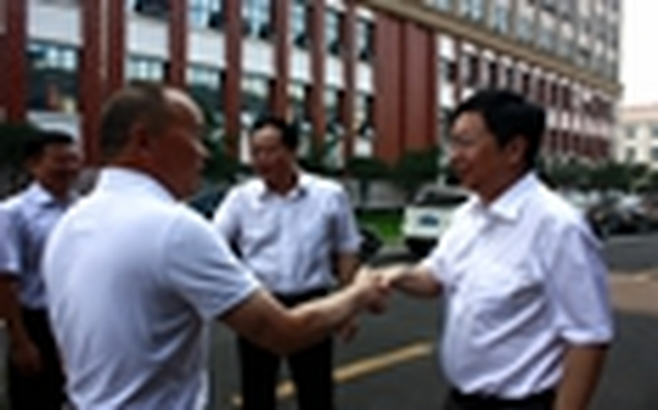 长沙市委副书记、市长胡衡华一行莅临湖南家协会长单位