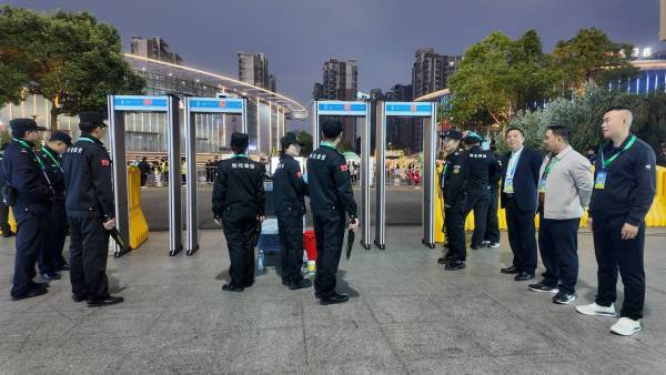 精準(zhǔn)布防綠茵場(chǎng) 智慧守護(hù)平安行 精準(zhǔn)布防綠茵場(chǎng) 智慧守護(hù)平安行