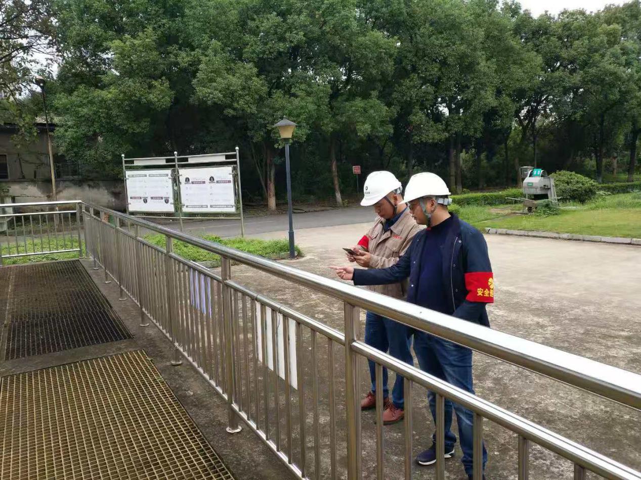 da3b38bc03e9078c8922afac71e40f5