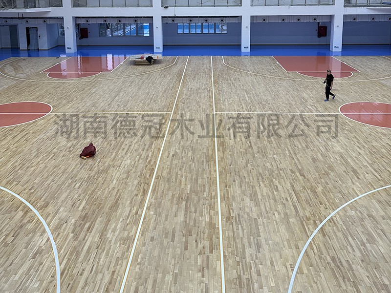 湖南德冠木业有限公司,德冠运动地板,跳跃者运动地板,篮球馆地板,舞台地板