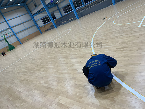 湖南德冠木业有限公司,德冠运动地板,跳跃者运动地板,篮球馆地板,舞台地板