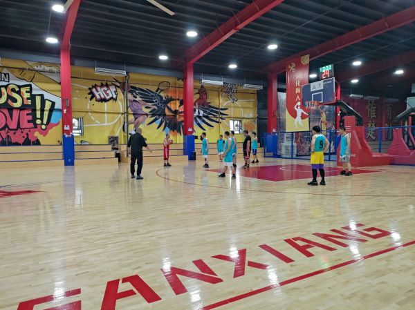 湖南德冠木业有限公司,德冠运动地板,跳跃者运动地板,篮球馆地板,舞台地板