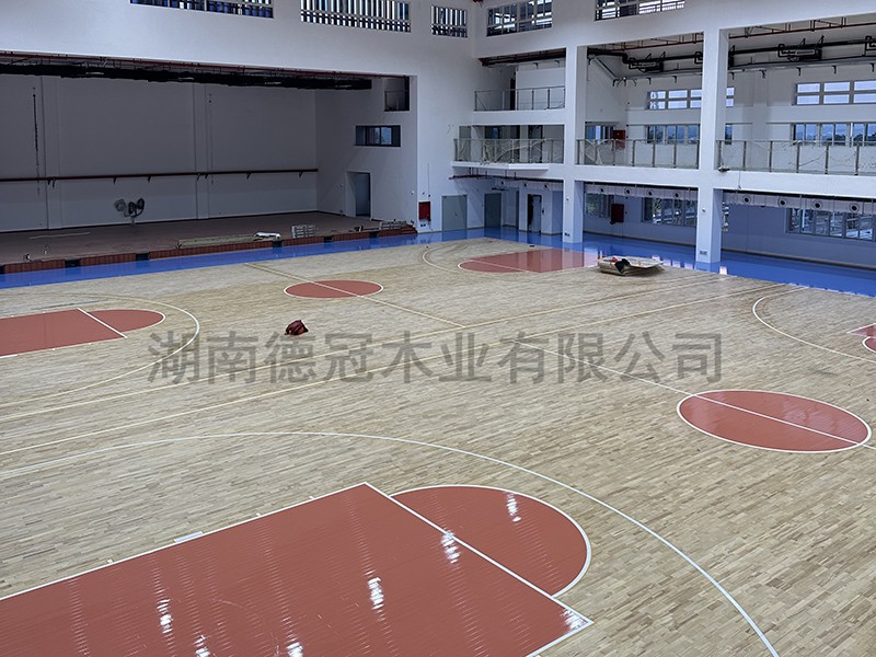 湖南德冠木业有限公司,德冠运动地板,跳跃者运动地板,篮球馆地板,舞台地板