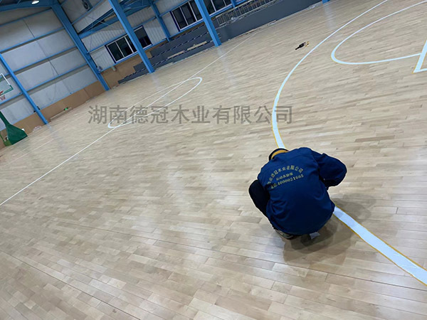 湖南德冠木业有限公司,德冠运动地板,跳跃者运动地板,篮球馆地板,舞台地板