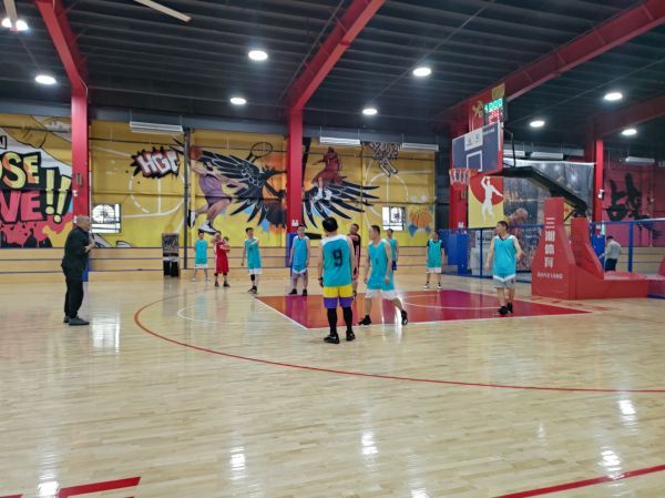 湖南德冠木业有限公司,德冠运动地板,跳跃者运动地板,篮球馆地板,舞台地板