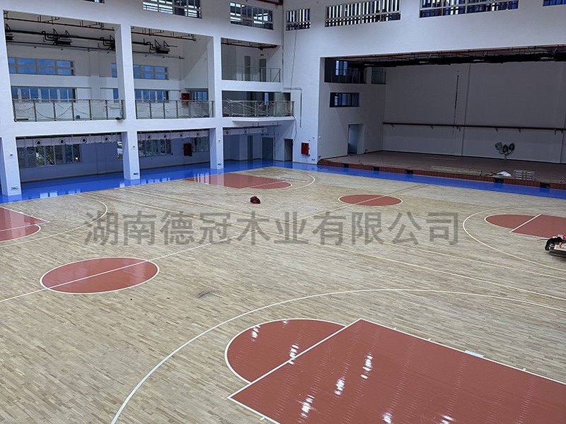 湖南德冠木业有限公司,德冠运动地板,跳跃者运动地板,篮球馆地板,舞台地板