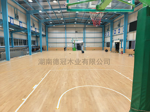 湖南德冠木业有限公司,德冠运动地板,跳跃者运动地板,篮球馆地板,舞台地板
