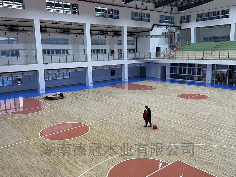 湖南德冠木业有限公司,德冠运动地板,跳跃者运动地板,篮球馆地板,舞台地板