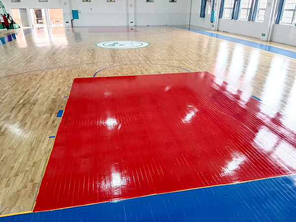 场馆打磨翻新