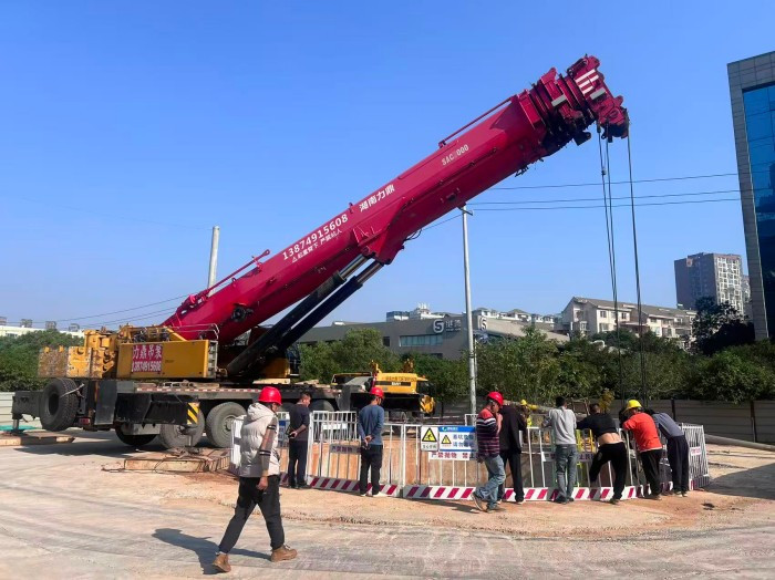 顶管130吨机头吊装 (1)