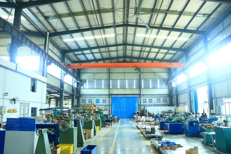 变压器线圈绕制车间