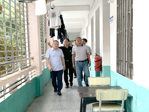 省政法委领导、省教育厅领导来我校调研