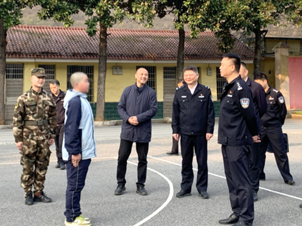 ６郴州市公安局副局长廖劲松一行领导来我校考察工作