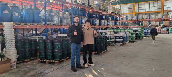 热烈欢迎意大利客户到访湖南维珂工厂洽谈合作事项！