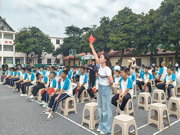 演出时：老师指导