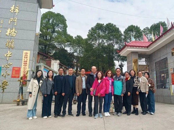 公益项目 ｜ 爱心回访暖梓门，书香筑梦启新程——“阅读·梦飞翔”回访交流活动在梓门桥镇中心小学举行