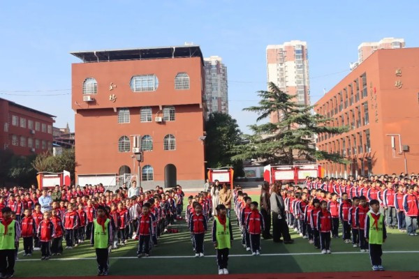 公益项目 ｜ 书香润童心 爱心续新篇——南县五小教育集团“爱心图书馆”更新冠名仪式圆满举行