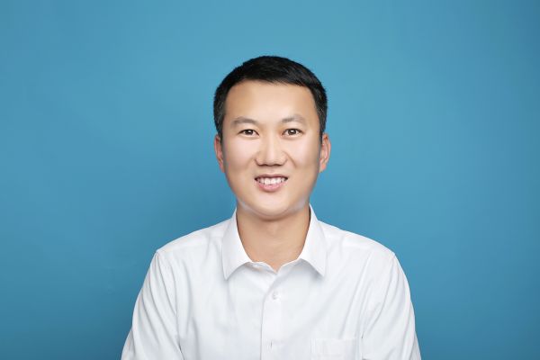 富国柱：德育副校长