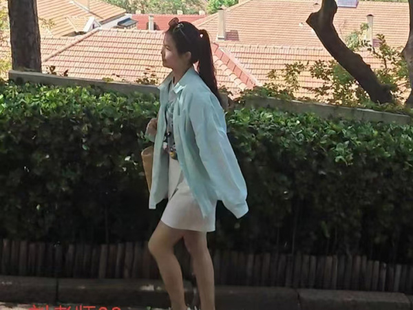 女士