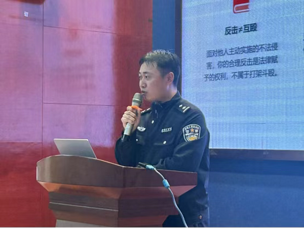 青春与法同行！石外高级中学这场讲座“走新”更“走心”