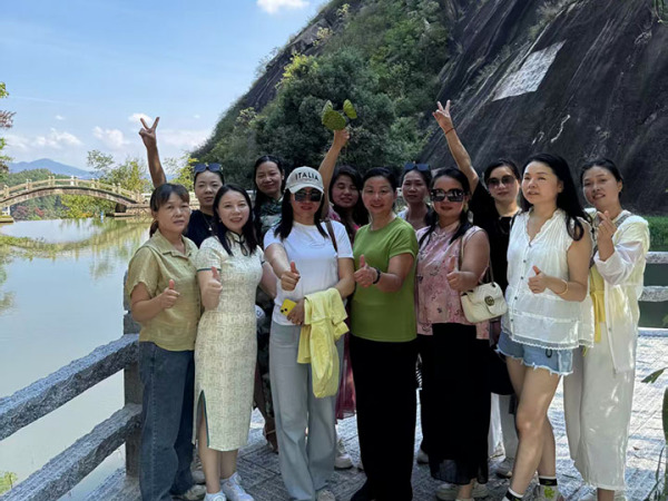 團(tuán)隊(duì)風(fēng)采