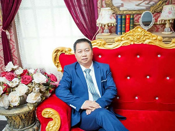 設(shè)計(jì)師-黃R