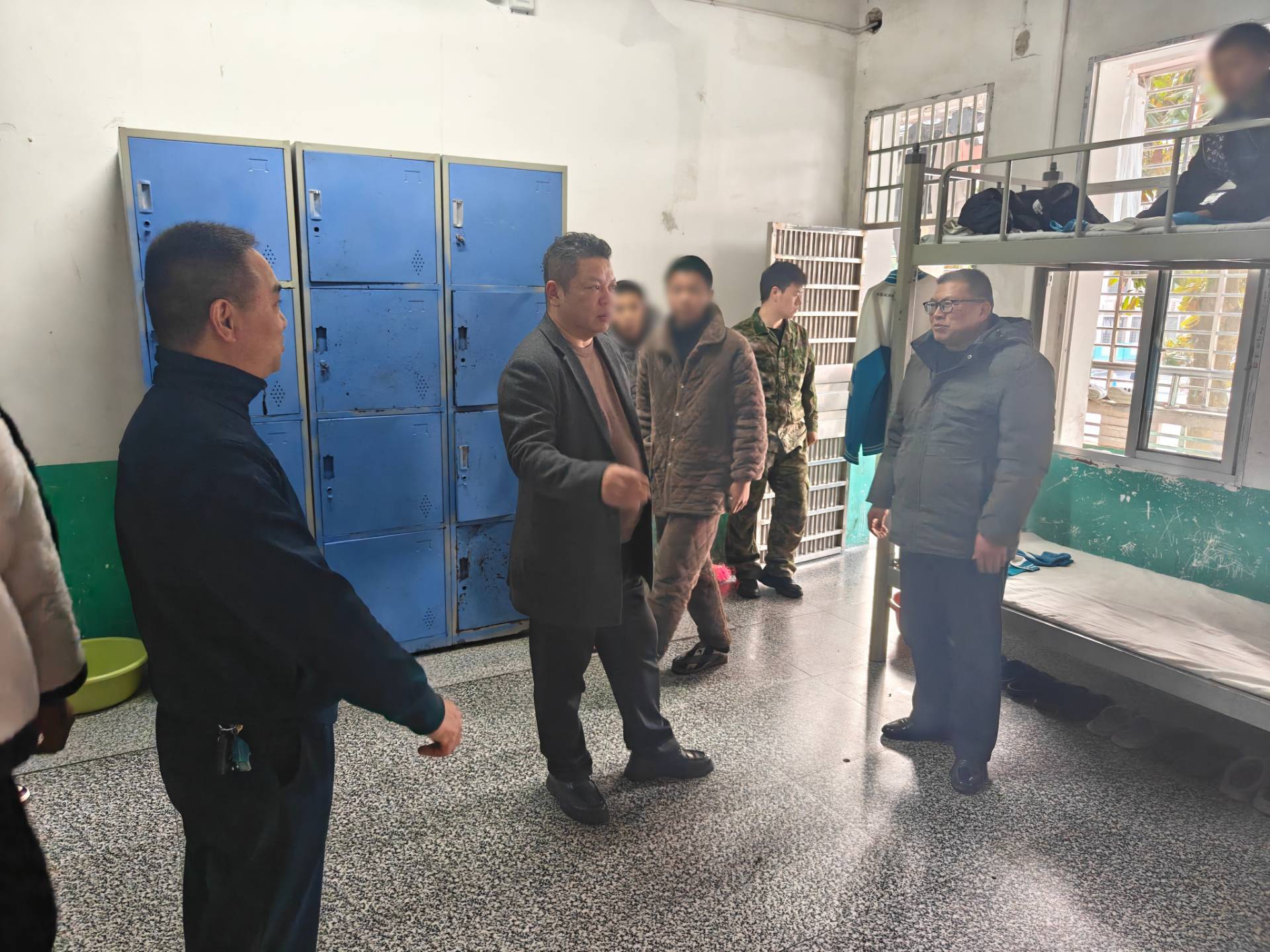 领导来校视察工作8