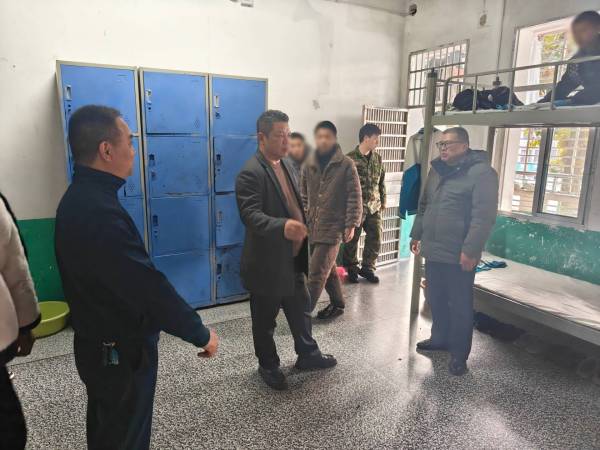 郴州市教育局领导来我校考察工作