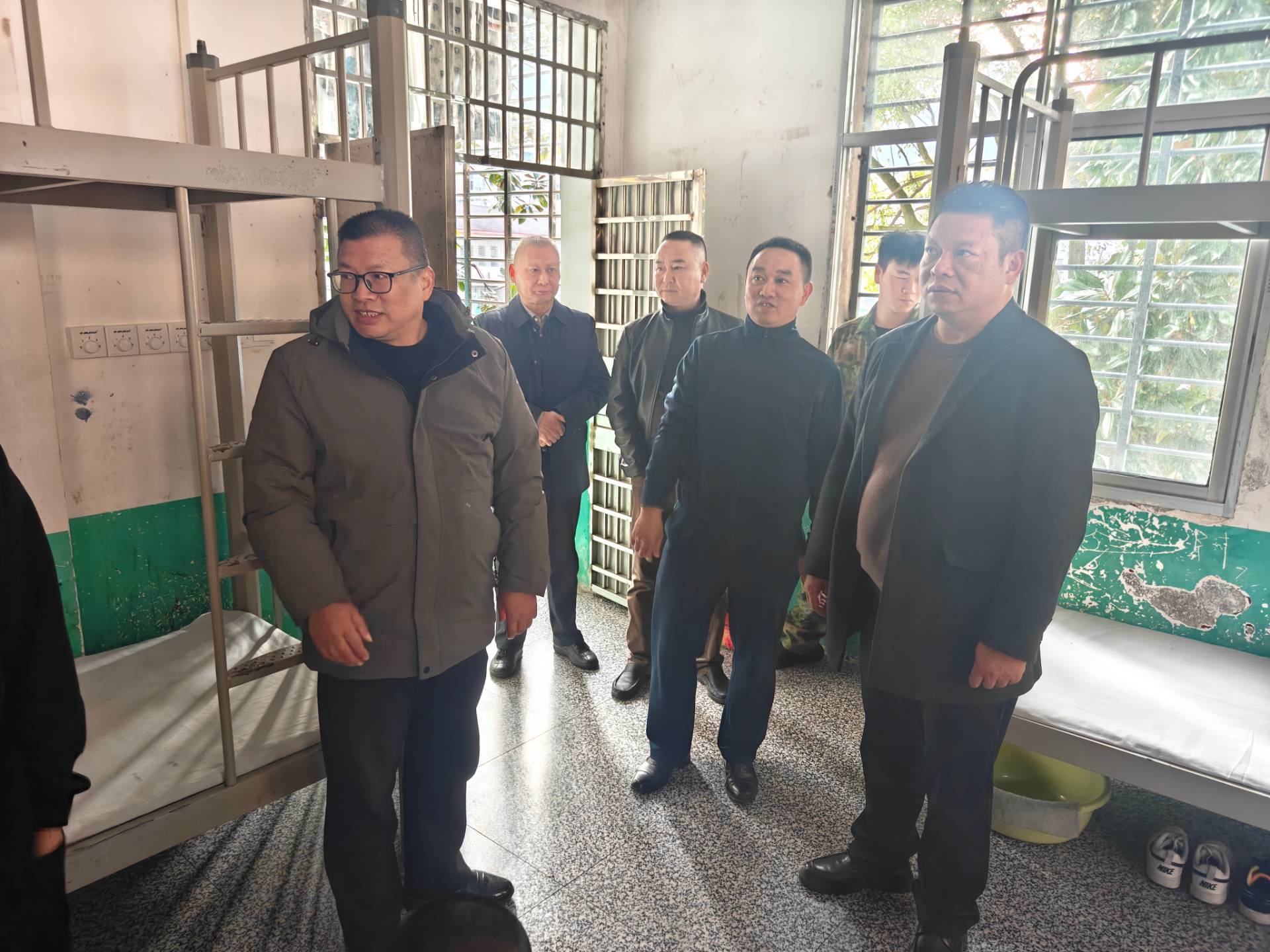 领导来校视察工作3