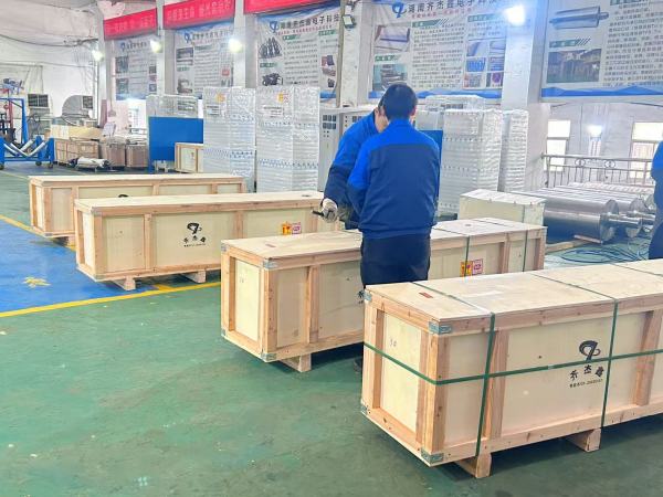 4条覆膜铁电磁加热辊专车发货中