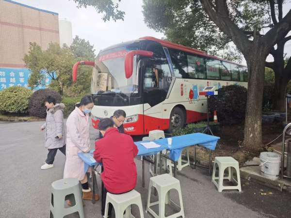 热血暖寒冬 担当显初心——株洲时代金属制造有限公司组织无偿献血活动