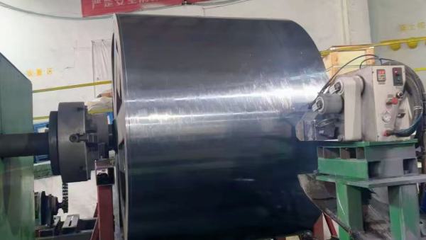 2米大直径电磁加热辊--镜面抛光中