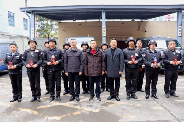 春節(jié)里的“雙重守護”