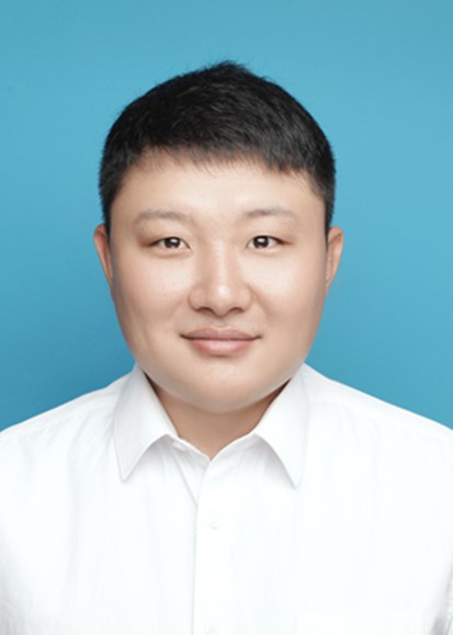 郭志忠 音乐教师_副本