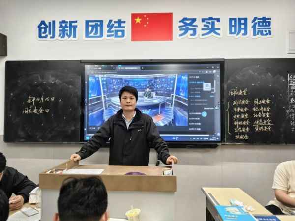 海事名师风采展第1期 ：深耕职教，逐梦航海