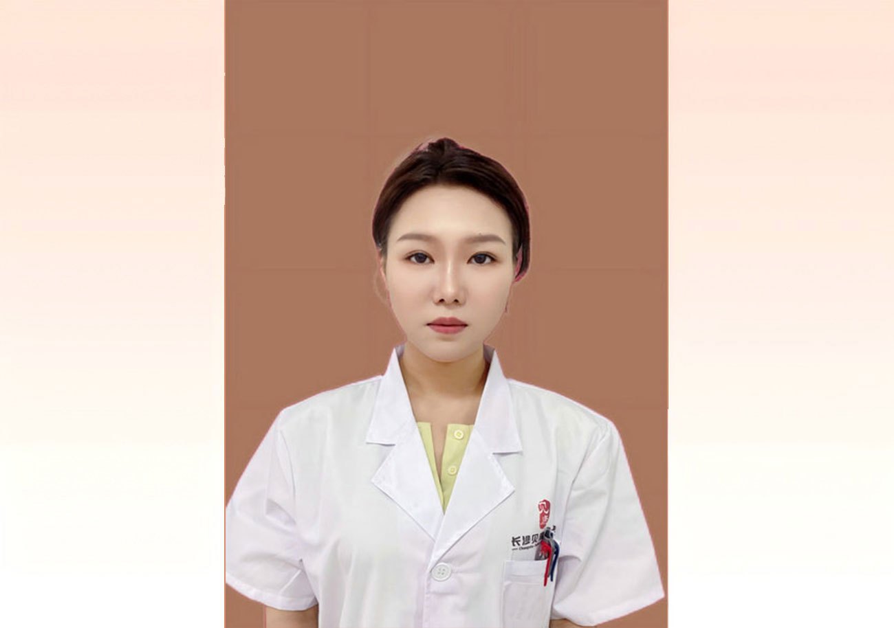 龙芳洁
