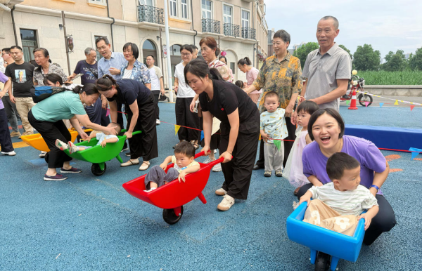 武陵区幼儿户外感统亲子运动会在河街西街举行