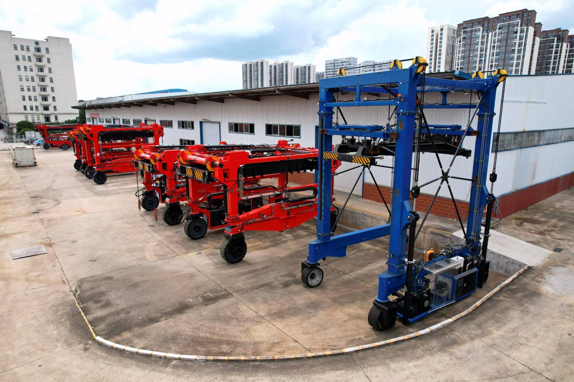 35T to 80 Ton Straddle Carrier