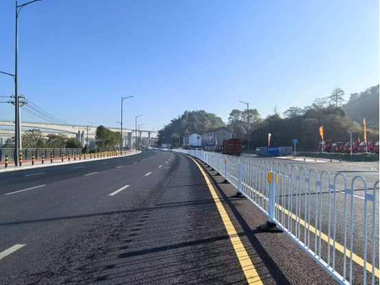 鹤中连接线道路提质改造